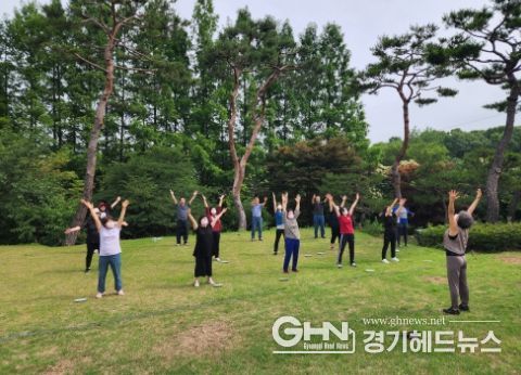 의왕시 천동주민자치위원회, '찬란한 인생들의 어울림' 프로그램 진행