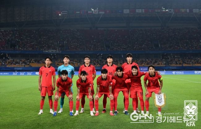 키르기스스탄과의 경기에 선발 출전한 아시안게임 남자 대표팀 11명의 모습.