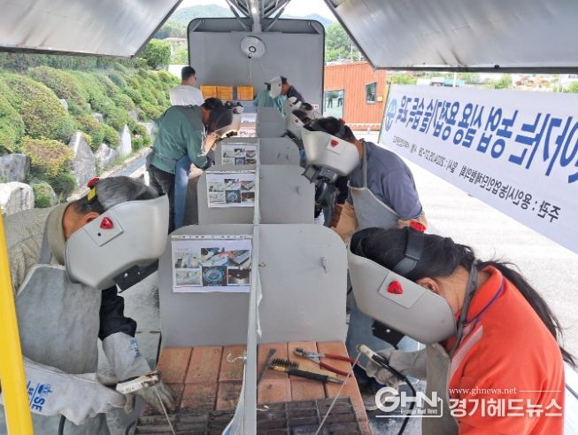 지난 27일부터 28일까지 용인시농업인단체협의회가 주관한 '찾아가는 농업 실용 용접기술 습득 교육' 현장 모습