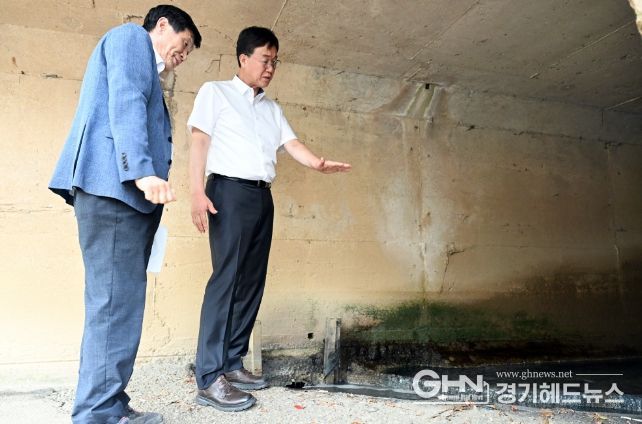 이민근 안산시장, 화정천 악취 민원 해결 위해 현장 점검 나서