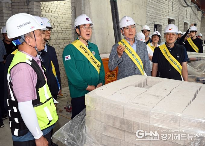 안산시, 인테그리스코리아 신축공사 현장서 온열질환 예방 캠페인 벌여