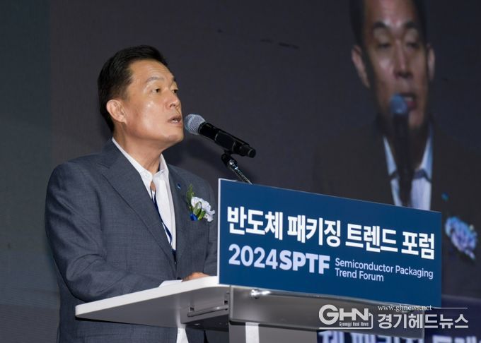 이재준 수원시장이 인사말을 하고 있다.