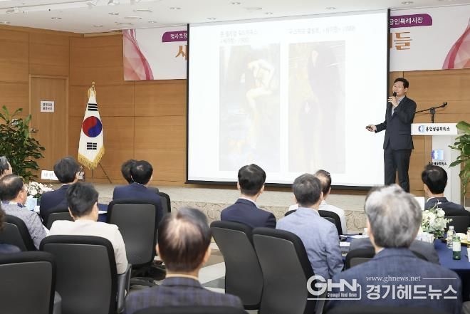 이상일 용인특례시장은 11일 오전 용인상공회의소가 주최한 ‘제152회 용인상공회의소 조찬 세미나’에 강사로 초청을 받아 특강을 했다.