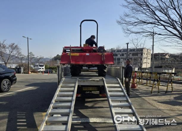 용인특례시 임대농업기계 운반 모습