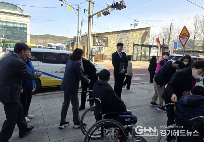 “장애인 사회적응체험 특별교통수단 차량 지원”