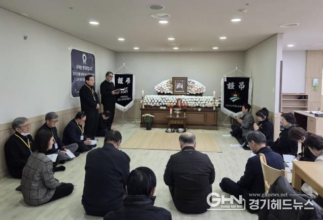 무연고자 장례식을 엄수하는 공영장례서포터즈
