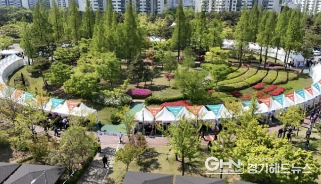 4월 29일 정왕동 중앙공원서 열린 시흥시 대규모 채용박람회 현장
