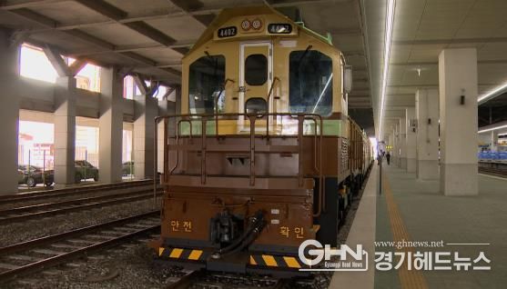 교외선 열차 사진