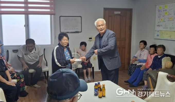 안성시 보개면 이장단협의회, 화재 피해 가정에 성금 100만원 전달