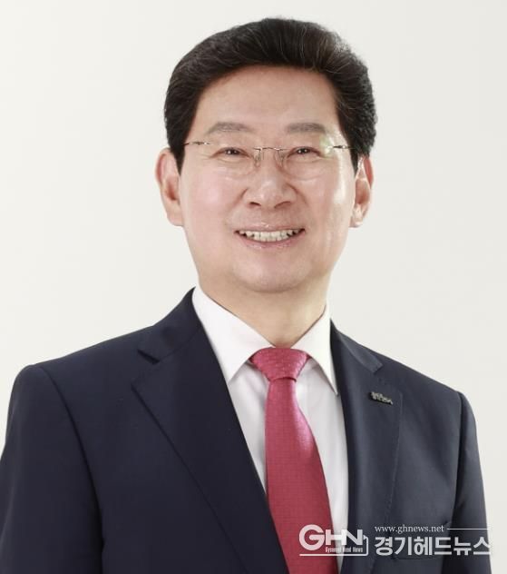 이상일 용인특례시장은 4일 도시재생 현장과 첨단기술 각축장인 IFA를 살펴보기 위해 독일 베를린으로 출국했다.