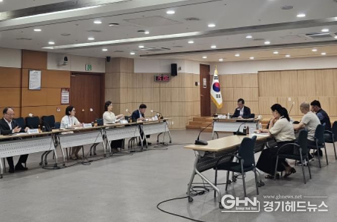 용인특례시는 2026년도 생활임금 시급액을 1만 1930원으로 확정했다. 사진은 지난 3일 열린 생활임금심의위원회