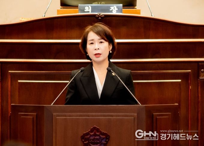 남양주시의회 315회 임시회 1차 본회의에서 정현미 의원이 ‘상급종합병원 유치계획’에 대해 시정질문 하고 있다.
