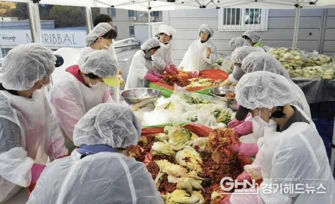 수원시 영통구 영통1동 사랑의 김장 나눔으로 이웃사랑 실천