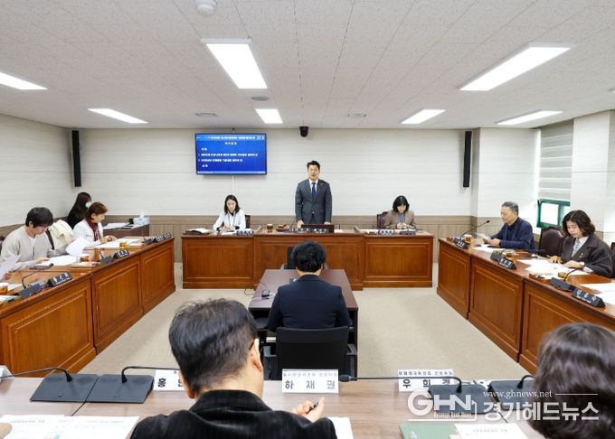 사진은 17일 의회 제4상임위원회 회의실에서 열린 ‘제299회 임시회 폐회 중 의회운영위원회’의 모습.