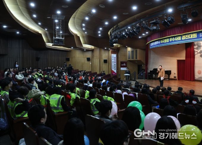 인사말을 하는 주광덕 시장