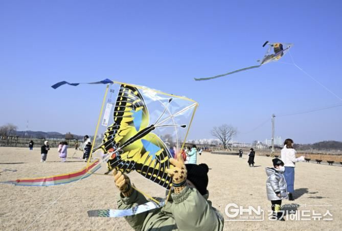 시흥시 연꽃테마파크 겨울 하늘에 띄우는 전통 연, '호조벌 연날리기 체험' 운영