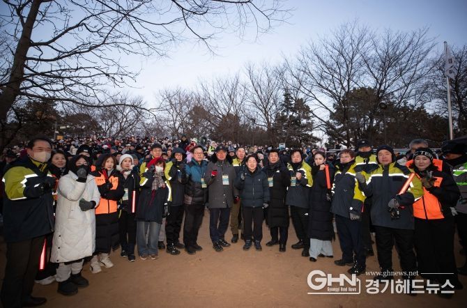 제12회 황금산 해맞이 축제에 참석한 주광덕 시장과 주요 내빈들