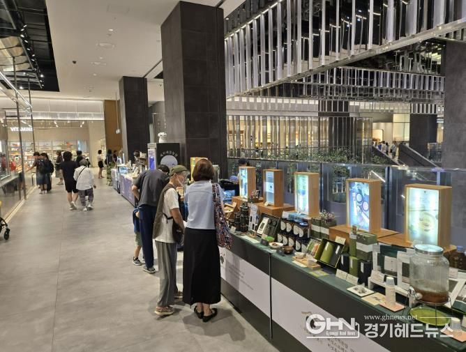 용인특례시 농산물종합가공지원센터는 지난해 센터 농식품 창업보육기업과 대형백화점을 연계한 팝업스토어 판매 지원사업을 진행했다.