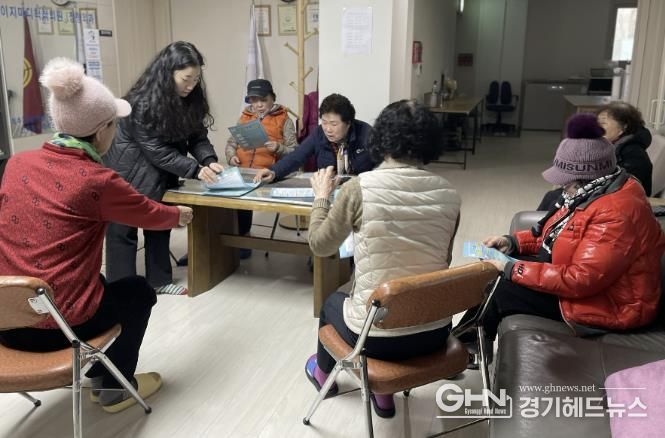 수원시 장안구 연무동, 경로당 어르신 대상 ‘새빛돌봄패키지’ 홍보