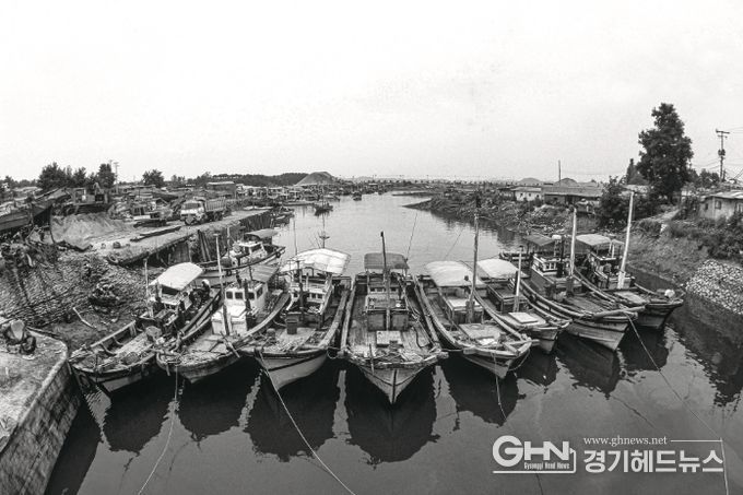 1993년도 안산시 사리포구 전경, 시화방조제 공사 직전의 어촌 풍경 모습