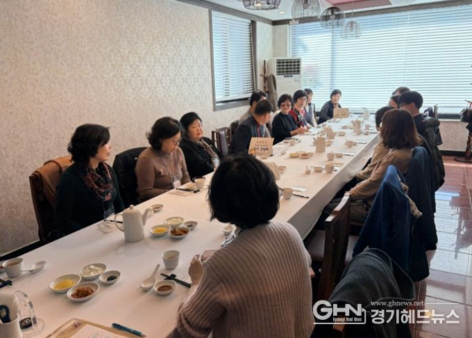 수원시 장안구 정자2동 주민자치회, 주민자치센터 강사·수강생 간담회 개최