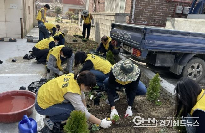 수원시 장안구 새마을지도자영화동협의회, ‘별무리 손바닥 정원’봄맞이 새 단장